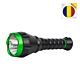 Pacote com lanterna PNI Adventure F750 de alumínio com luz verde e bandeira adesiva inclusa.